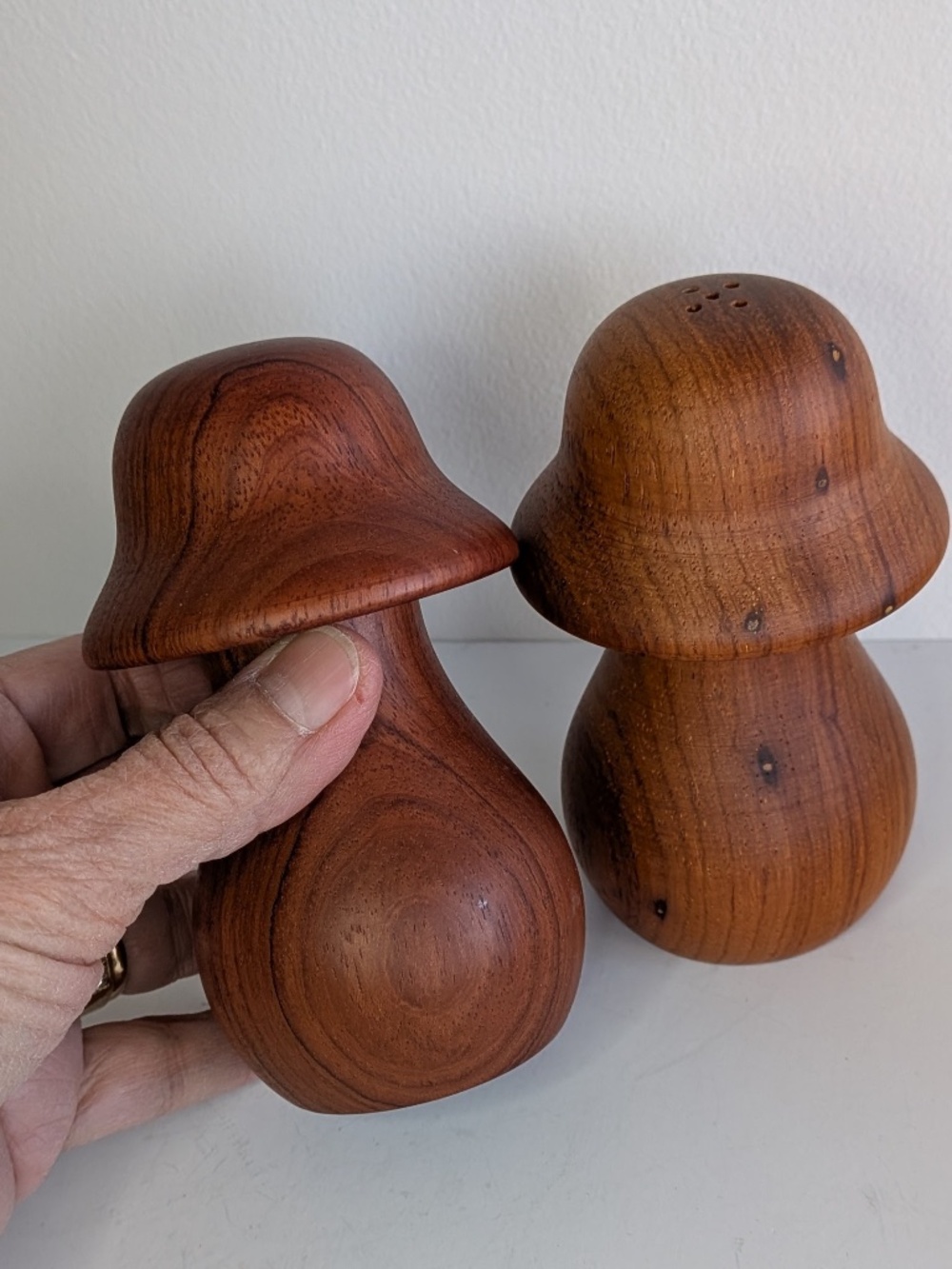 Merry Mushroom Wooden Salt & Pepper Shaker set Arnels MCM kitchen Decor
